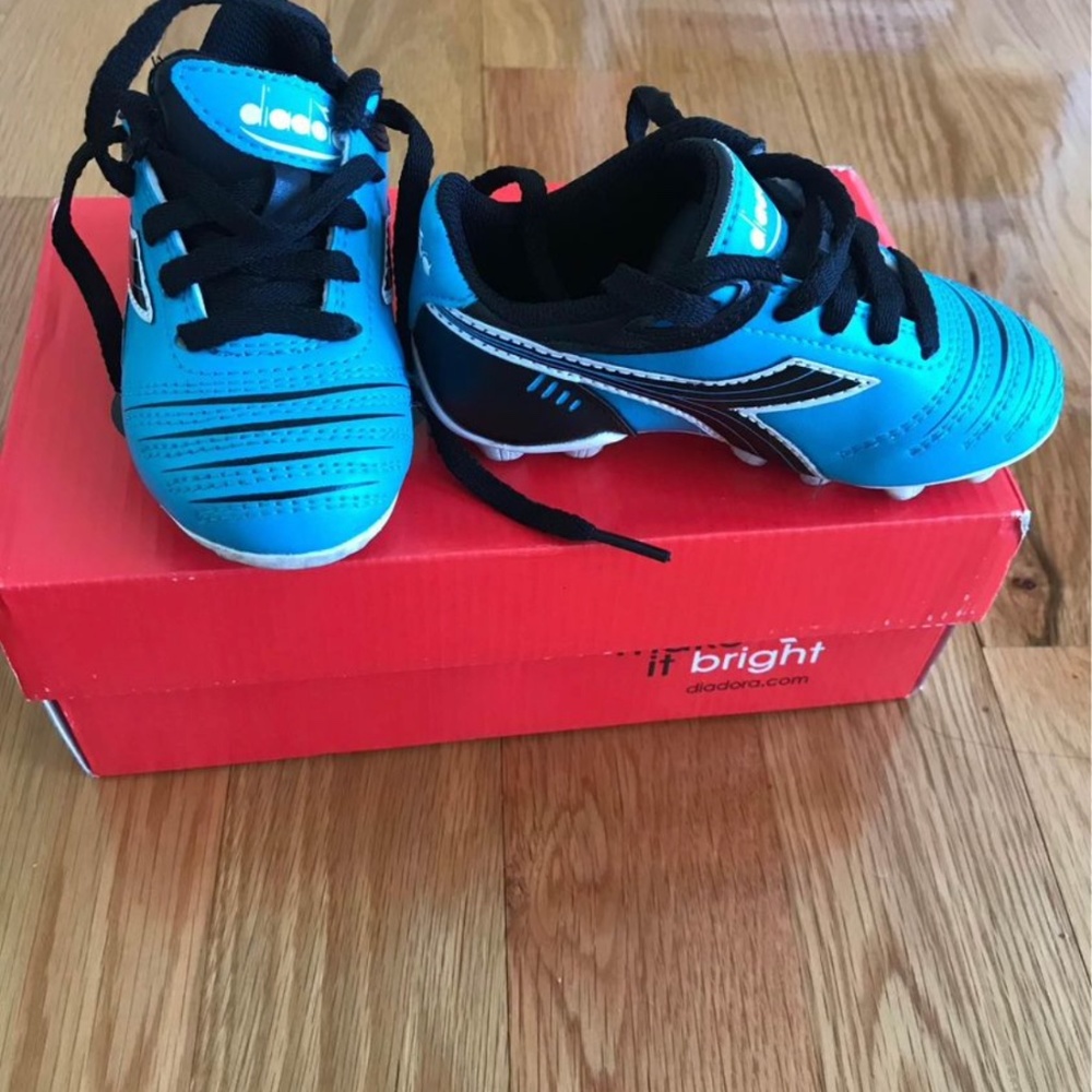 Diadora toddler cleats size 8.5